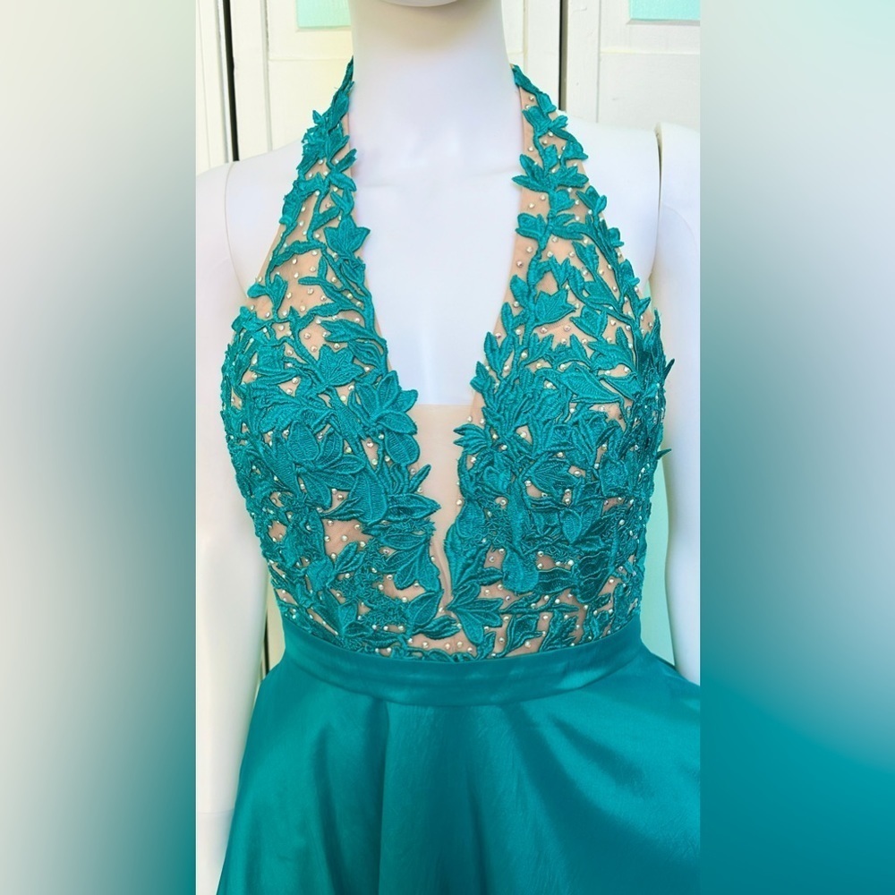 Size 2 Sherri Hill Teal Jade halter plunge ball gown Prom Dress Gala pockets - Picture 2 of 4